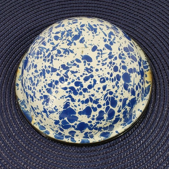 Two Vintage Small Blue And White Swirl Graniteware, Enamel Ware Bowls 1940's - Picture 4 of 5